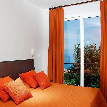 Apartmán In With Pool Cogoleto