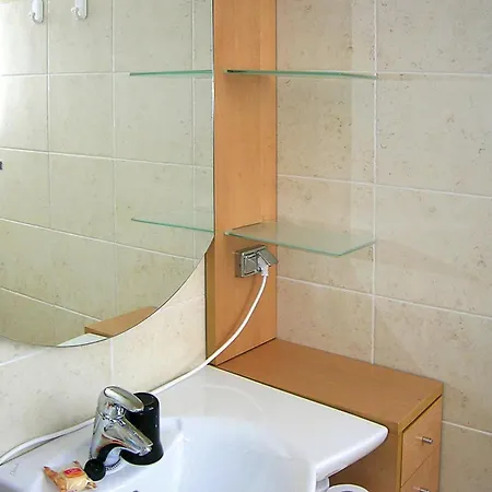 Apartmán In With Pool Cogoleto